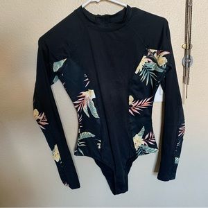 Billabong surf one-piece 1mm long sleeve cheeky